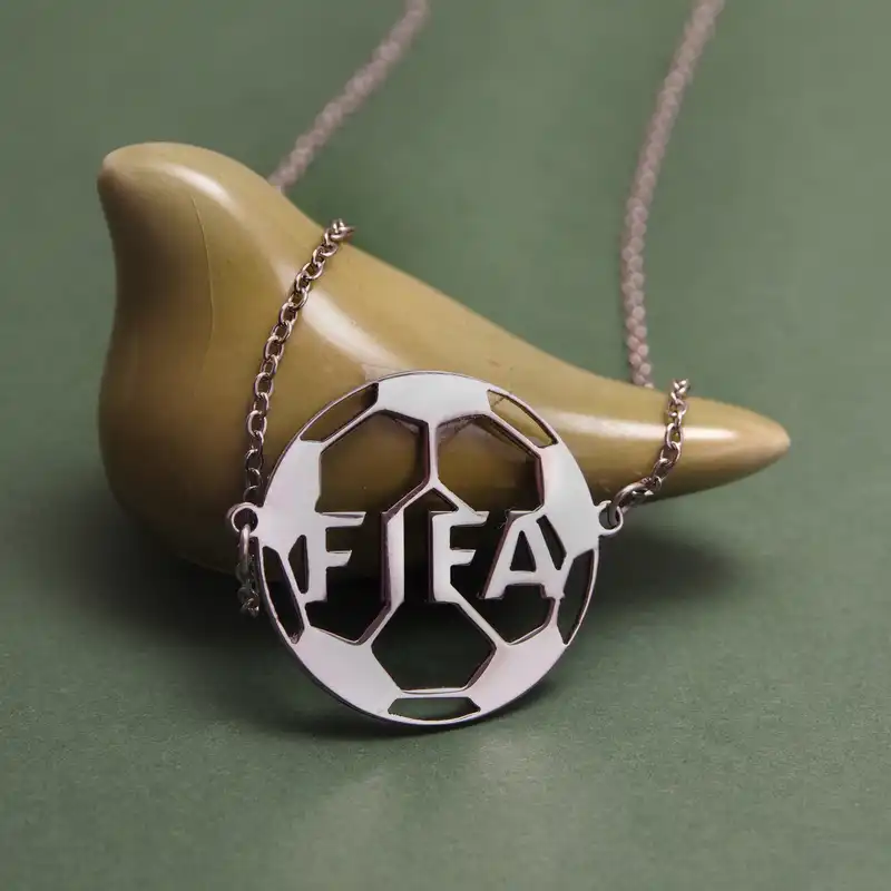 گردنبند مدل توپ فوتبال طرح فیفا