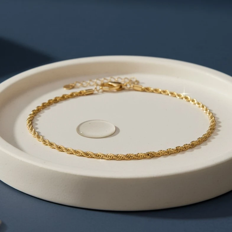 عکس شماره 4 : دستبند زنجیری طلا 18 عیار زنانه گالری قو طلایی مدل طنابی