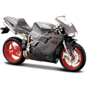 نقد و بررسی موتور بازی مایستو مدل Ducati 748 توسط خریداران