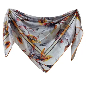 روسری زنانه مدل ابریشم توییل برگدار قواره بزرگ