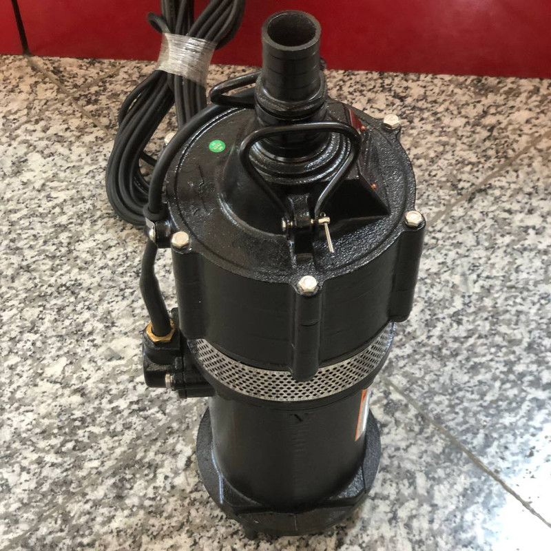 پمپ کف کش ورما مدل QD3-48/3-1.1