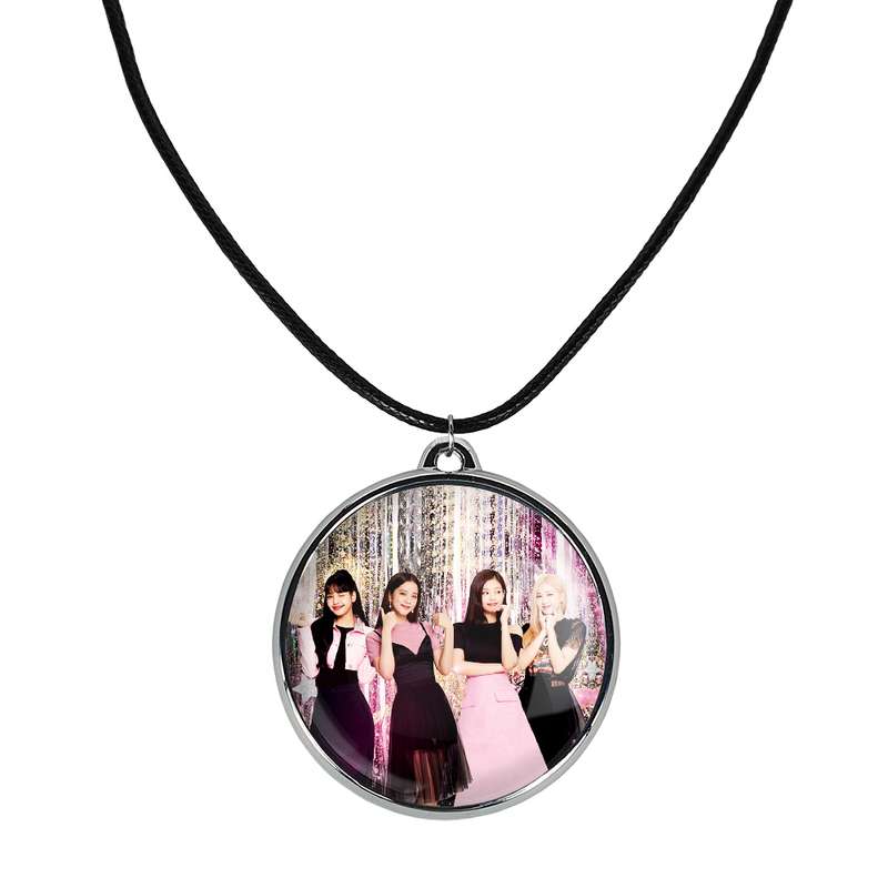 گردنبند خندالو مدل گروه بلک پینک Black Pink کد 37023703 گردنبند خندالو مدل گروه بلک پینک Black Pink کد 37023703