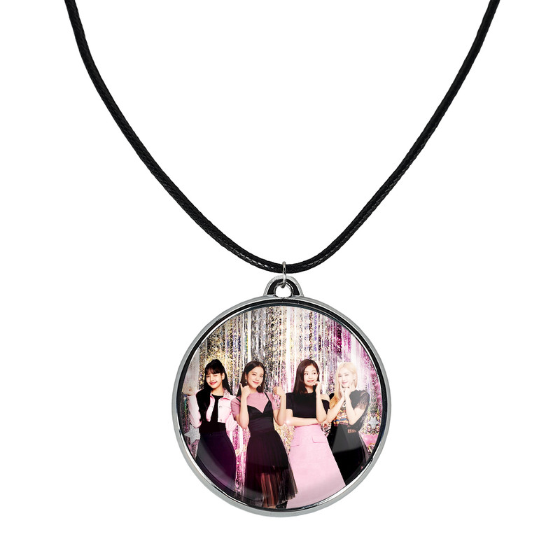 گردنبند خندالو مدل گروه بلک پینک Black Pink کد 37023703 گردنبند خندالو مدل گروه بلک پینک Black Pink کد 37023703
