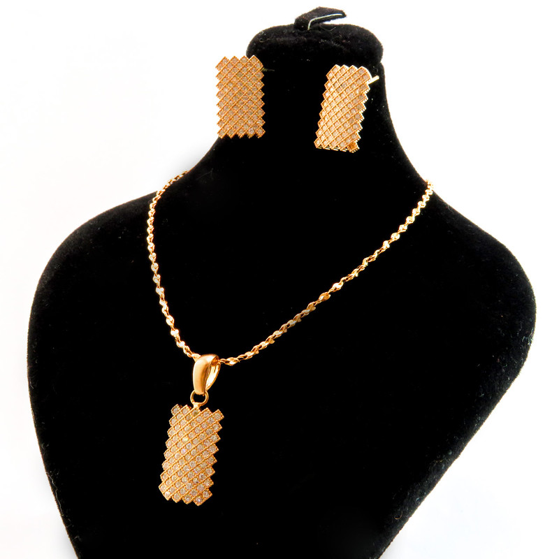 نیم ست نقره زنانه کد AV053-2 نیم ست نقره زنانه کد AV053-2