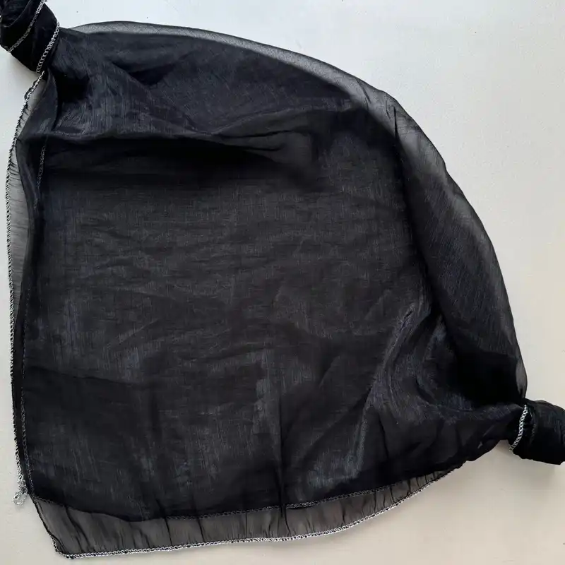 روسری زنانه مدل مینی حریر شیشه ای دور نقره دوزی قواره 70