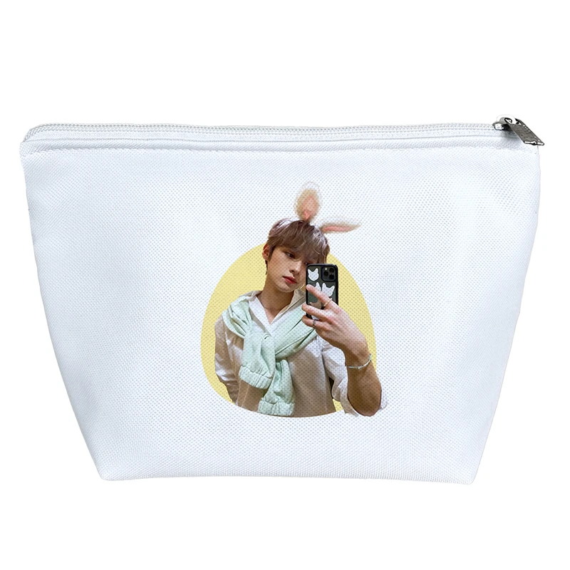 کیف لوازم آرایش دخترانه خندالو مدل لی نو گروه موسیقی استری کیدز Stray Kids کد 1373