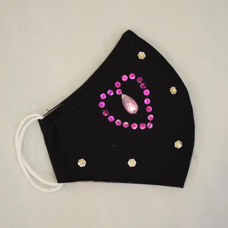 ماسک پارچه‌ای مدل قلب کد L02