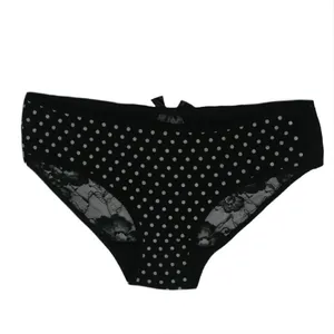 شورت زنانه مدل خالدار رنگ مشکی