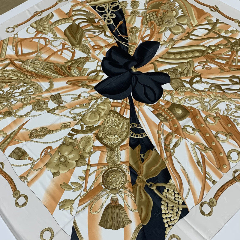 روسری زنانه مدل ابریشم دور دست دوز