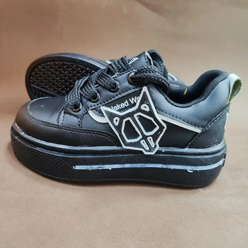 کفش مخصوص پیاده روی مدل 2025 rt