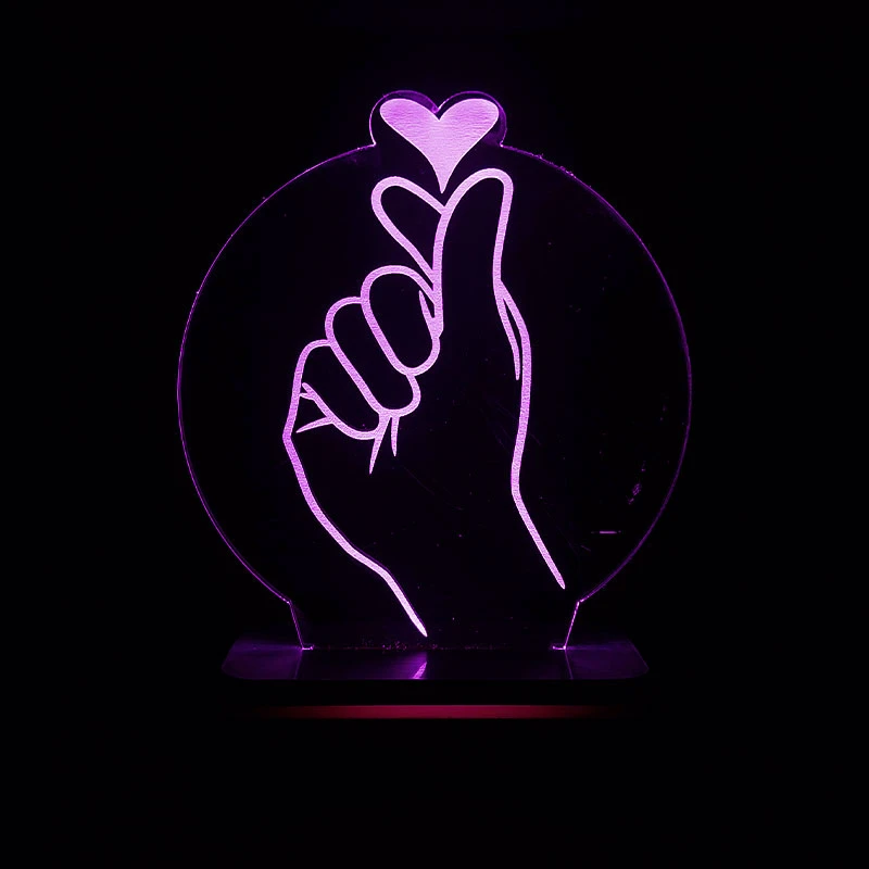 چراغ خواب طرح عاشقانه قلب روی دست مدل کلید دار