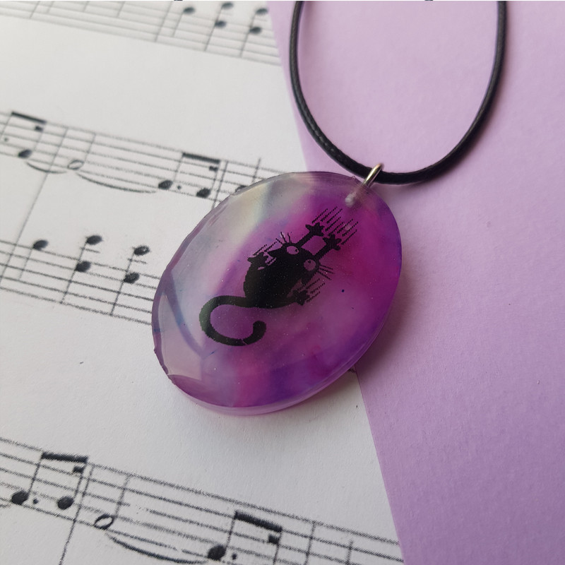 گردنبند دخترانه مدل رزینی طرح گربه گردنبند دخترانه مدل رزینی طرح گربه