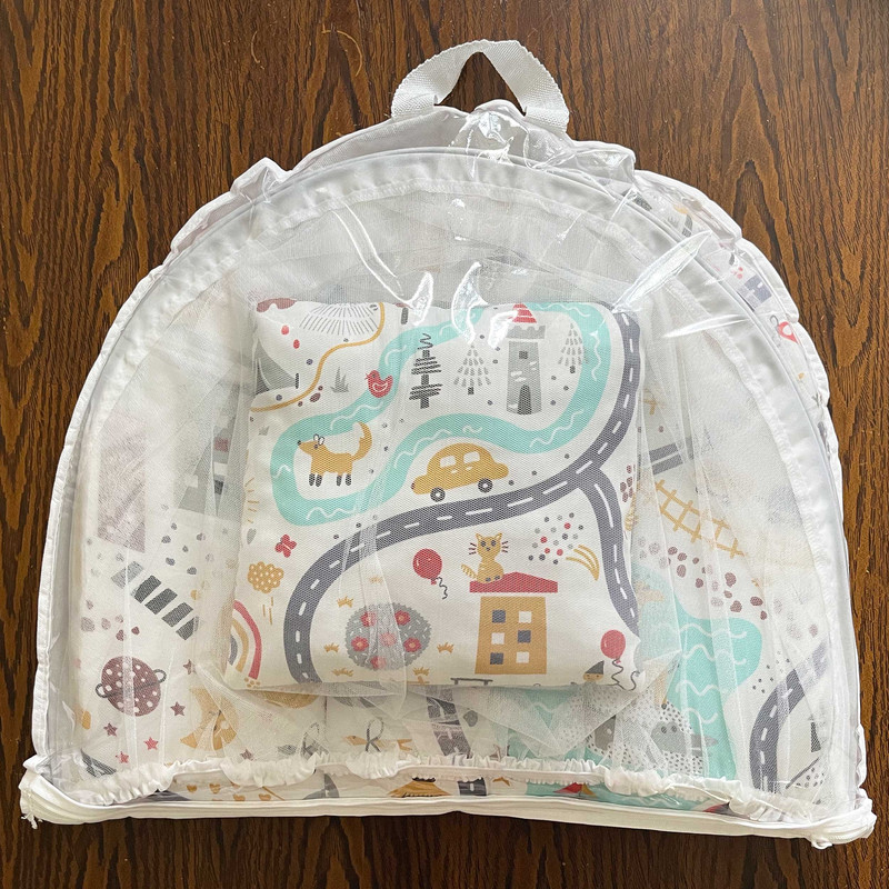 پشه بند کودک تیک مک مدل روستا به همراه تشک و بالشت