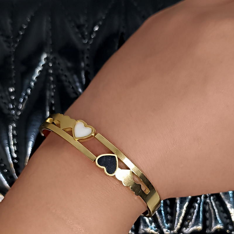 دستبند النگویی زنانه طرح قلب کد RKH_1682