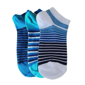 جوراب پسرانه مدل راه راه مجموعه سه عددی 