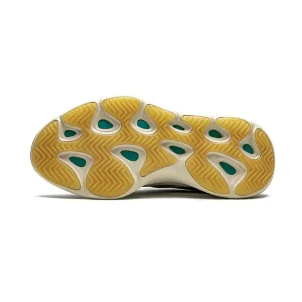 کفش راحتی مردانه مدل یزی ۷۰۰ وی ۳