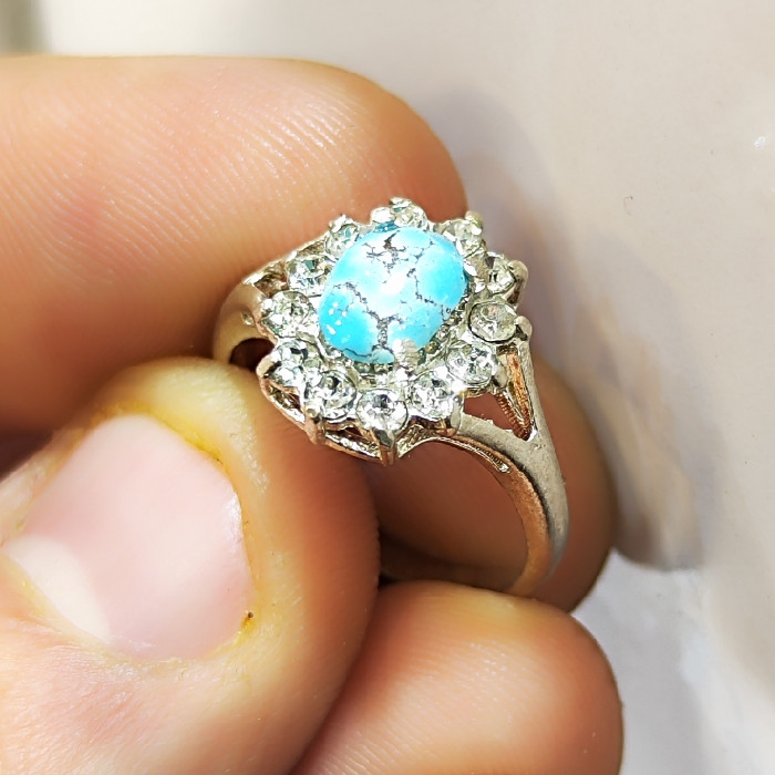 انگشتر نقره زنانه مدل سنگ فیروزه نیشابور مخراج برلیان کد ۷۷۷