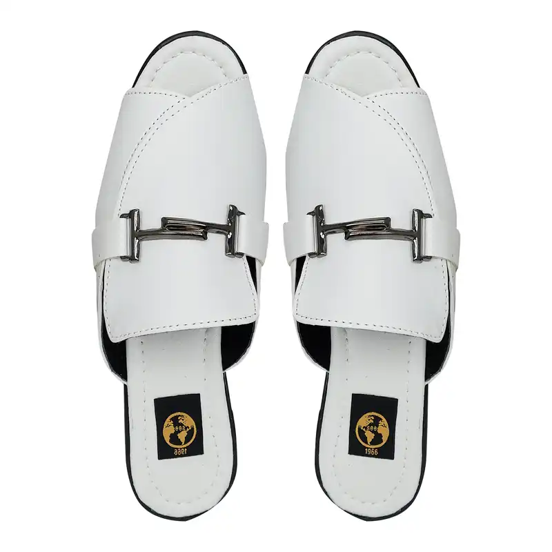 صندل زنانه سیی مدل جلو بسته یراق دار کد 1897.1