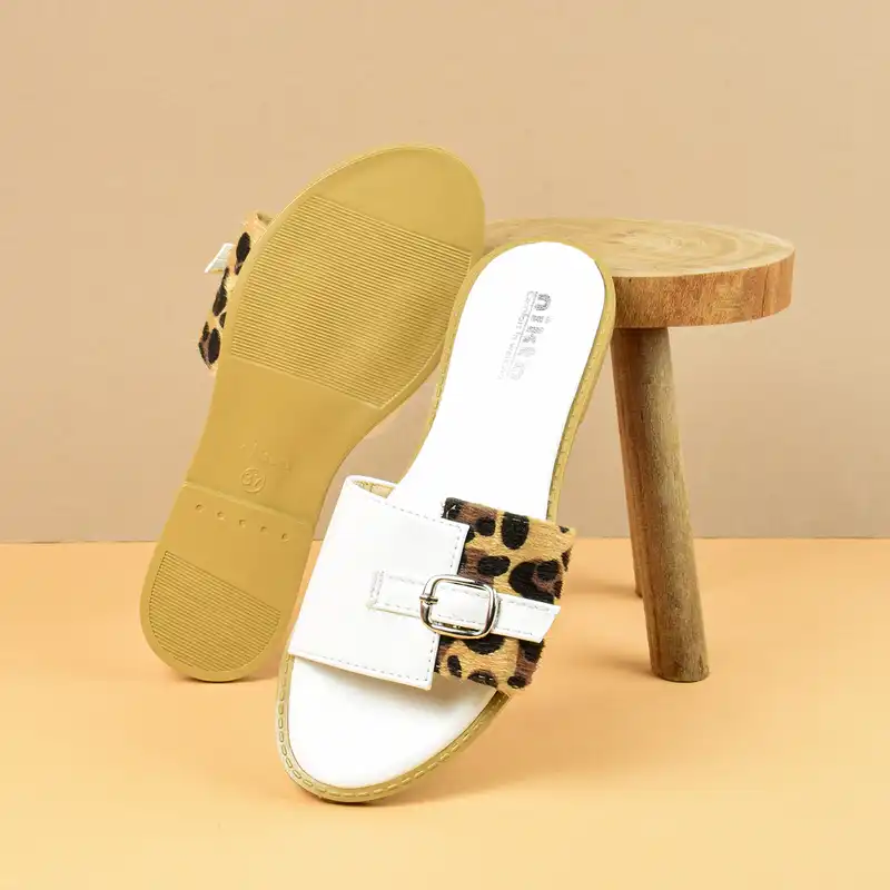 صندل زنانه نیکتا مدل پلنگی سگکی WH.4030