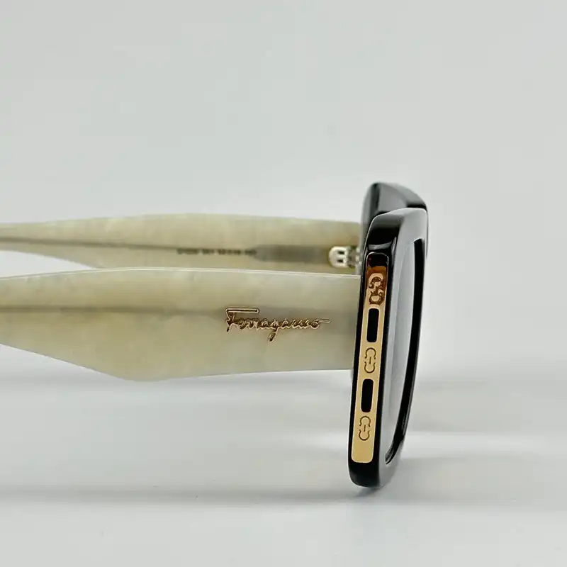 عینک آفتابی زنانه سالواتوره فراگامو مدل G1030 001
