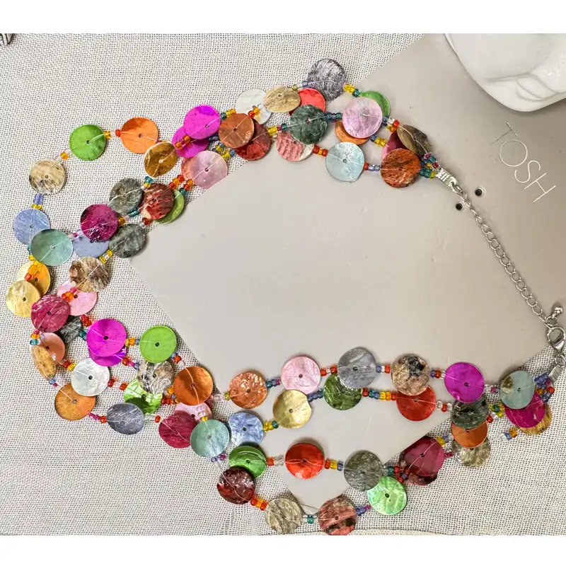 گردنبند زنانه تاش مدل ترکیب صدف های طبیعی و سنگ