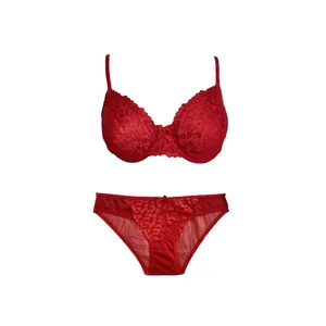 ست شورت و سوتین زنانه بارون مدل فانتزی تور و گیپور فنردار کد 003-335