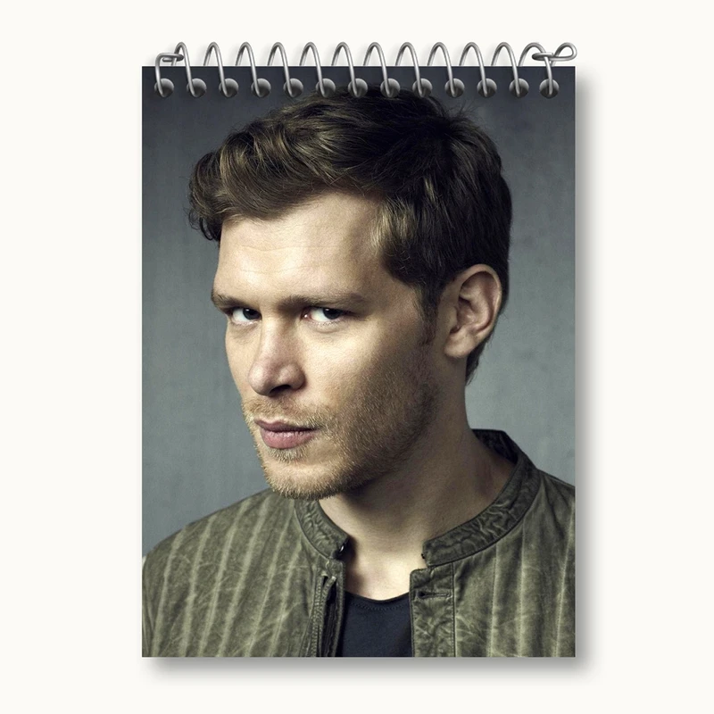 دفتر یادداشت 50 برگ خندالو مدل کلاوس مایکلسون اصیل ها The Originals کد 20316