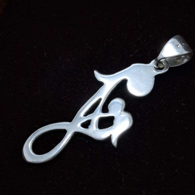 آویز گردنبند نقره زنانه مدل نت موسیقی مادر دست ساز آویز گردنبند نقره زنانه مدل نت موسیقی مادر دست ساز