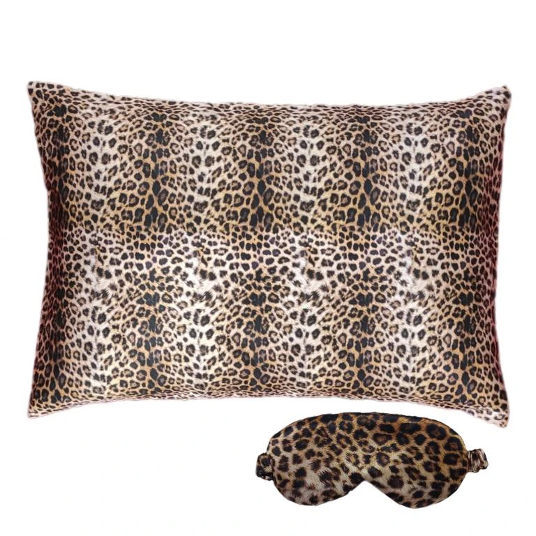 رو بالشی مدل ساتن ابريشم طرح پلنگي به همراه چشم بند