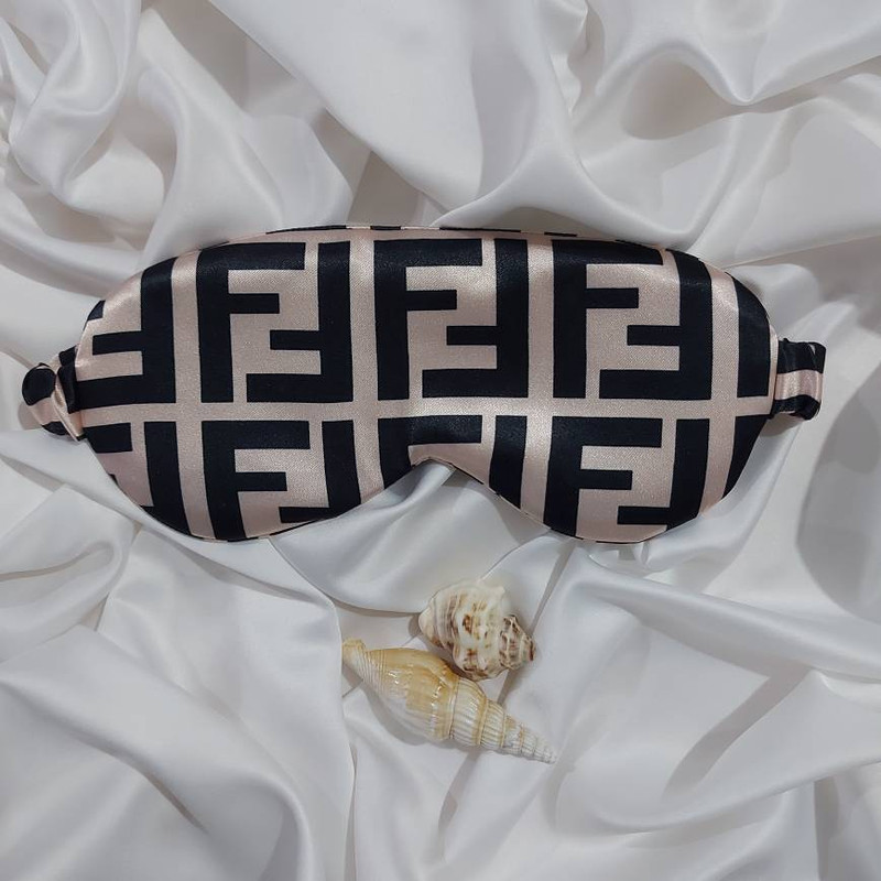 رو بالشی مدل ساتن ابريشم به همراه کش مو و چشم بند