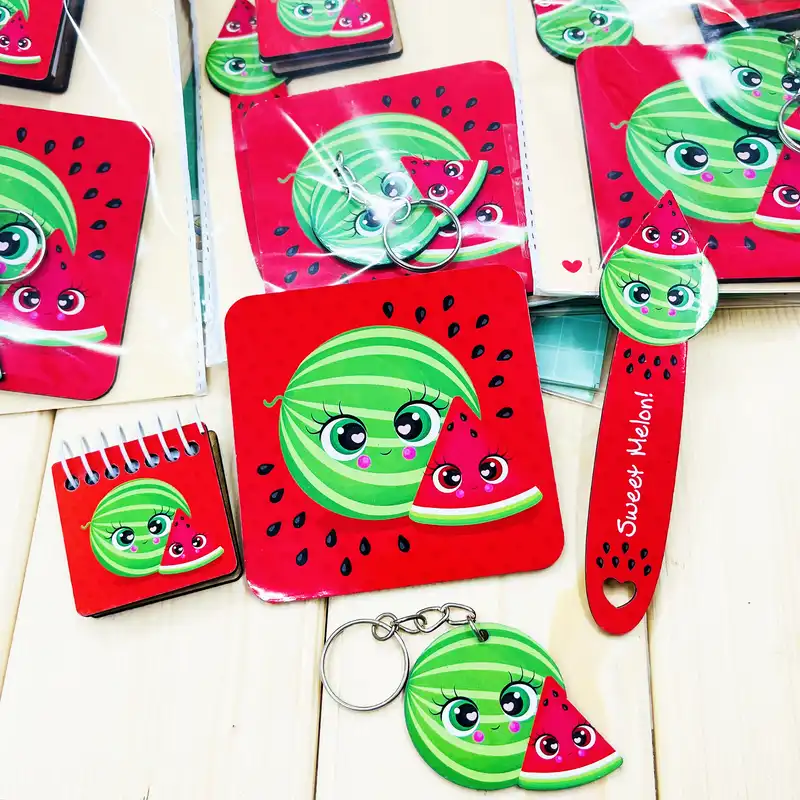 بسته لوازم تحریر مدل هندوانه فانتزی مجموعه 4 عددی