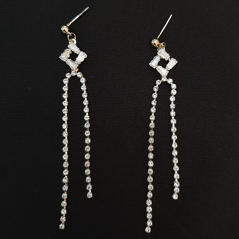 گوشواره زنانه مدل اگنیس گوشواره زنانه مدل اگنیس