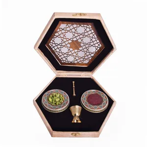پک هدیه 6ضلعی مخمل - 2 گرم زعفران 10 گرم هل 
