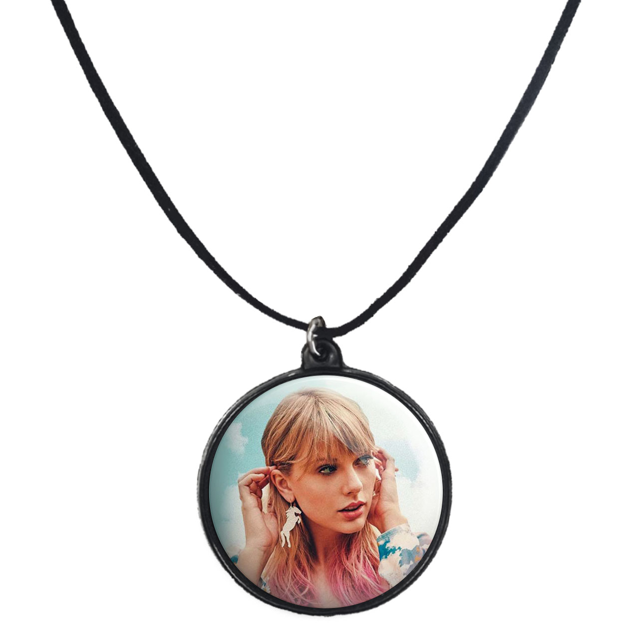 گردنبند پرمانه طرح تیلور سویفت کد pmb.2227 مدل دو طرفه