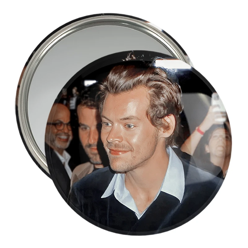 آینه جیبی خندالو مدل هری استایلز گروه موسیقی وان دایرکشن One Direction کد 18883