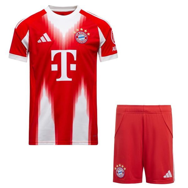 ست تی‌شرت آستین کوتاه و شلوارک ورزشی مردانه مدل بایرن مونیخ کد Home 2026