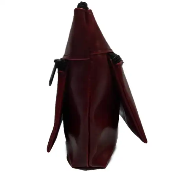 کیف لوازم آرایش زنانه مدل چرمی