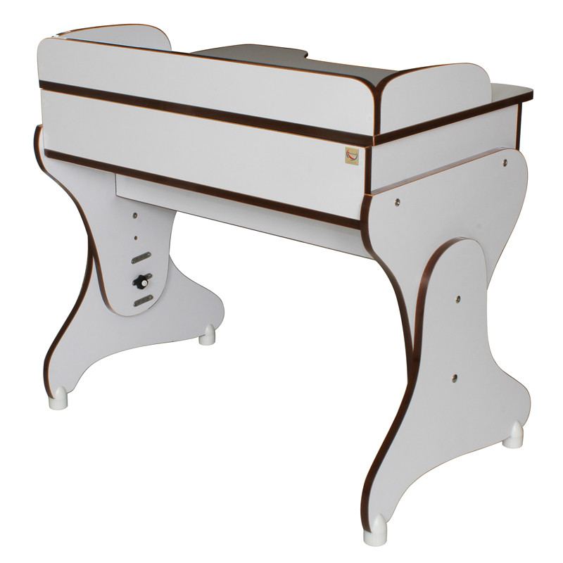 میز تحریر مدل ربات