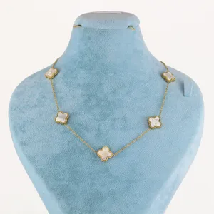 گردنبند زنانه زودیکا مدل گل کد AAB738