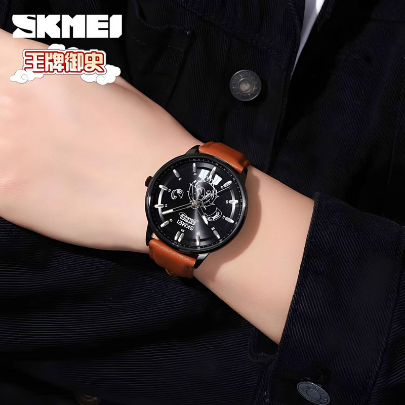 ساعت مچی عقربه ای اسکمی مدل انیمه بند چرم