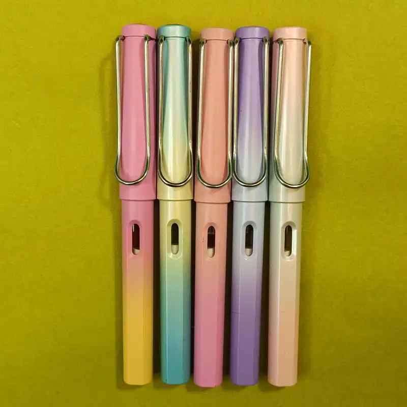 مداد مشکی مدل بینهایت پاکن دار طرح گردیانت کد 01