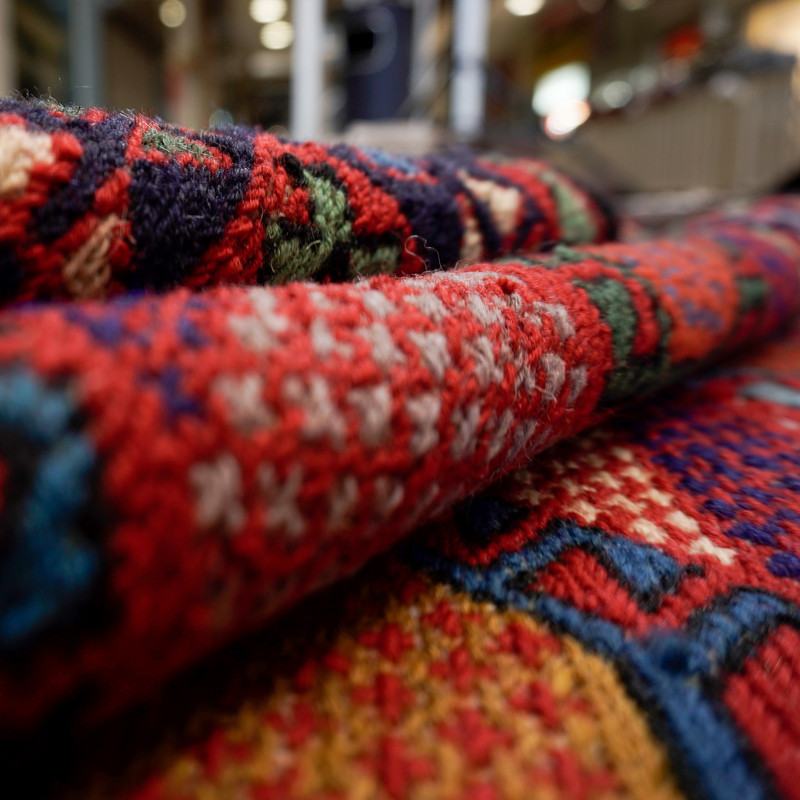 گلیم دستبافت کناره یک و نیم متری مدل ورنی