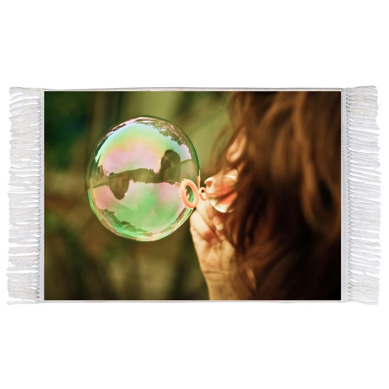 فرش ماشینی دیوارکوب اطلس آبی طرح دختر وحباب بازی مدل T1787 