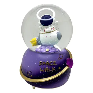 گوی موزیکال مدل پمپی آدم فضایی طرح SPACE WALK کد PB399