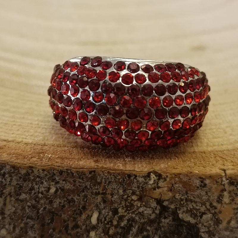 انگشتر زنانه مدل عروسکی نگین دار انگشتر زنانه مدل عروسکی نگین دار