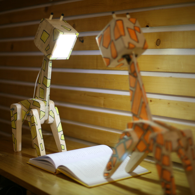 چراغ مطالعه مدل زرافه