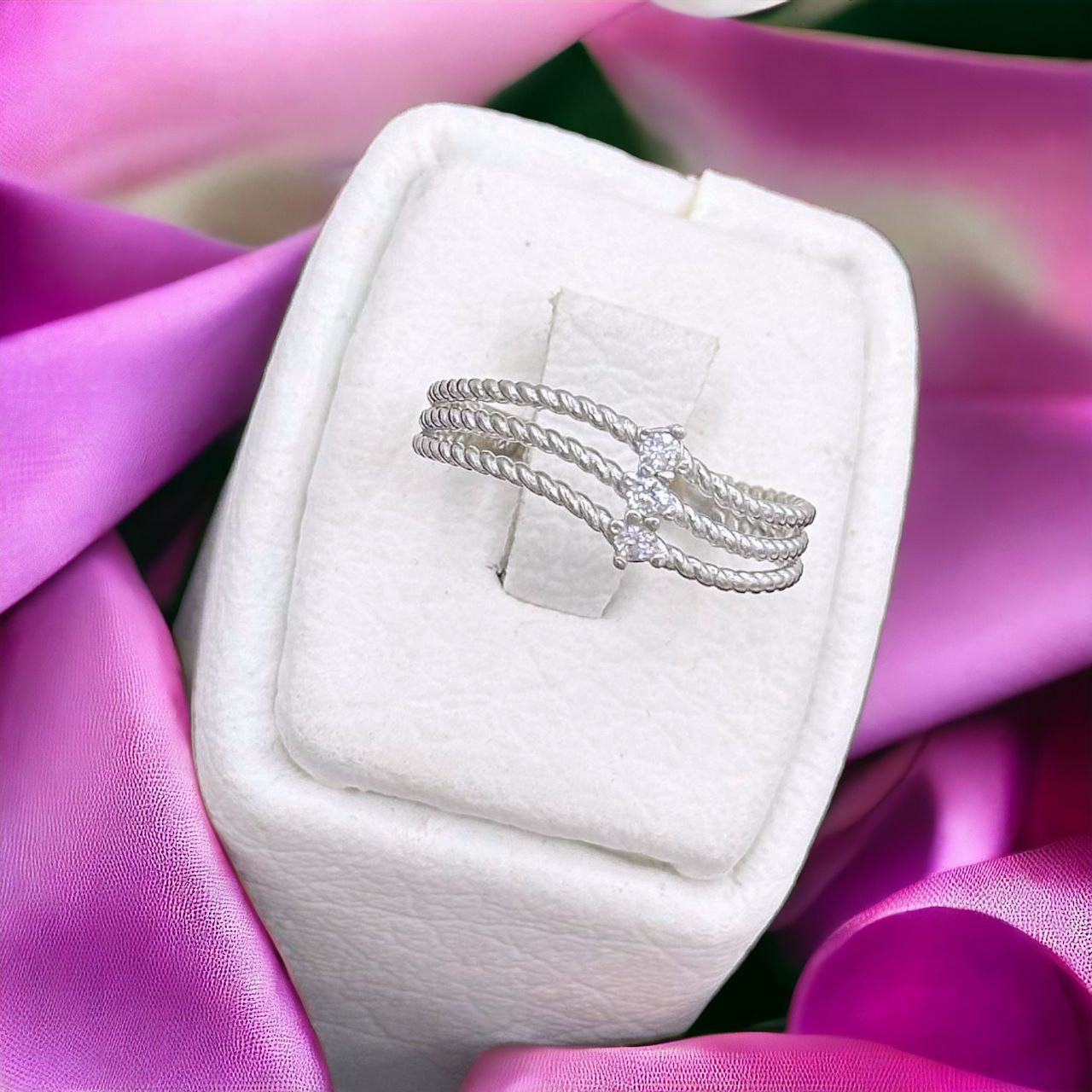 انگشتر نقره زنانه مدل سه لاین کد 0132