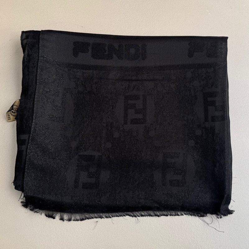 شال زنانه مدل نخ ژاکارد دورو شاین دار کد 8