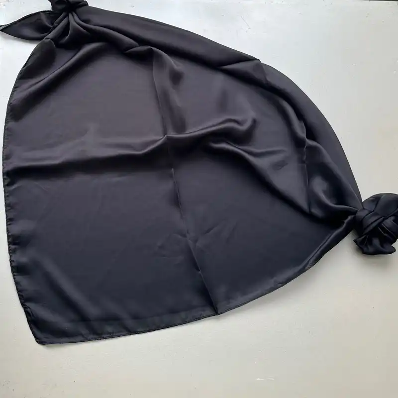 روسری زنانه مدل ساتن ابریشم مامی لطیف قواره 110