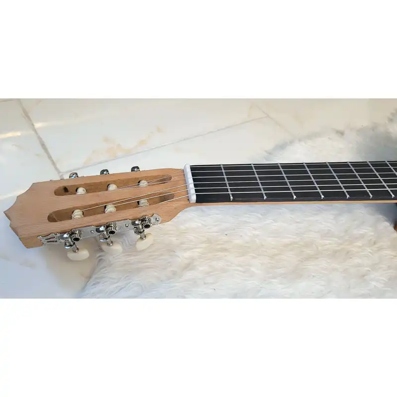 گیتار مارتین وی مدل T500